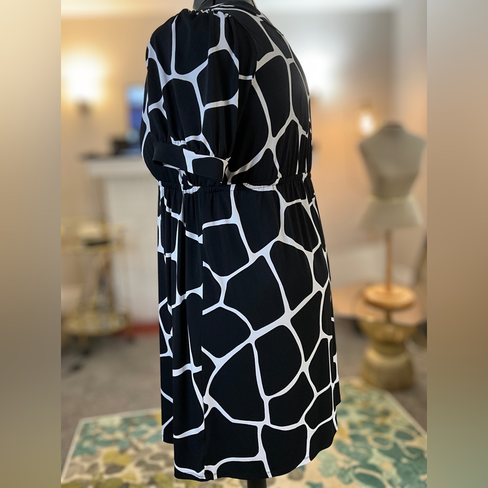Michael Kors Giraffe Print Faux Wrap Dress 2X NWOT Black White SS26 Trend summer - Picture 5 of 9
